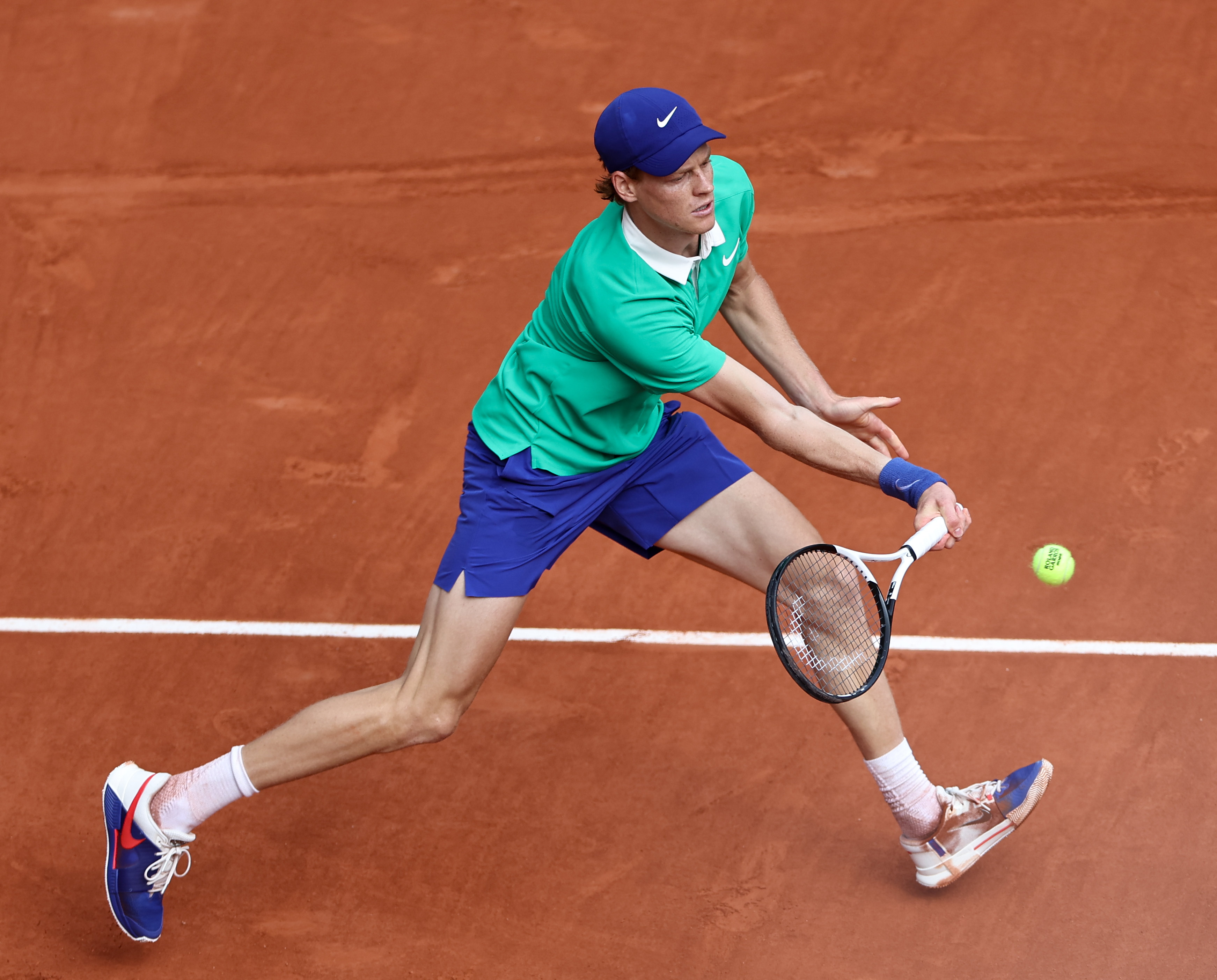 网球男单：德国选手逆转赢得冠军