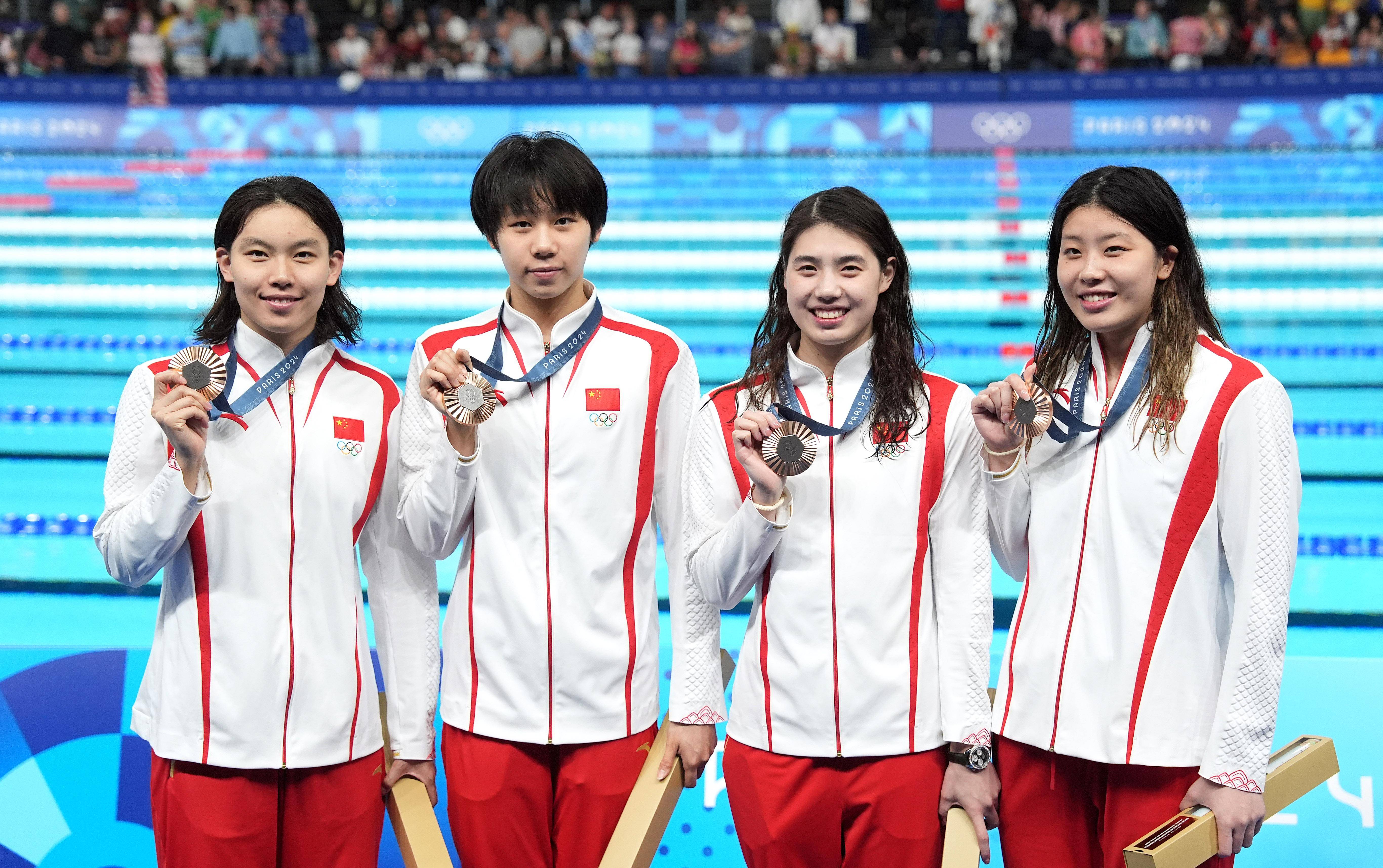 法国获得女子游泳比赛金牌