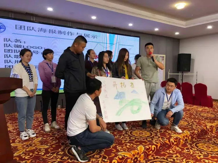 开拓者队主教练球员经验分享会上震撼现场 开拓者队主教练球员经验分享会上震撼现场