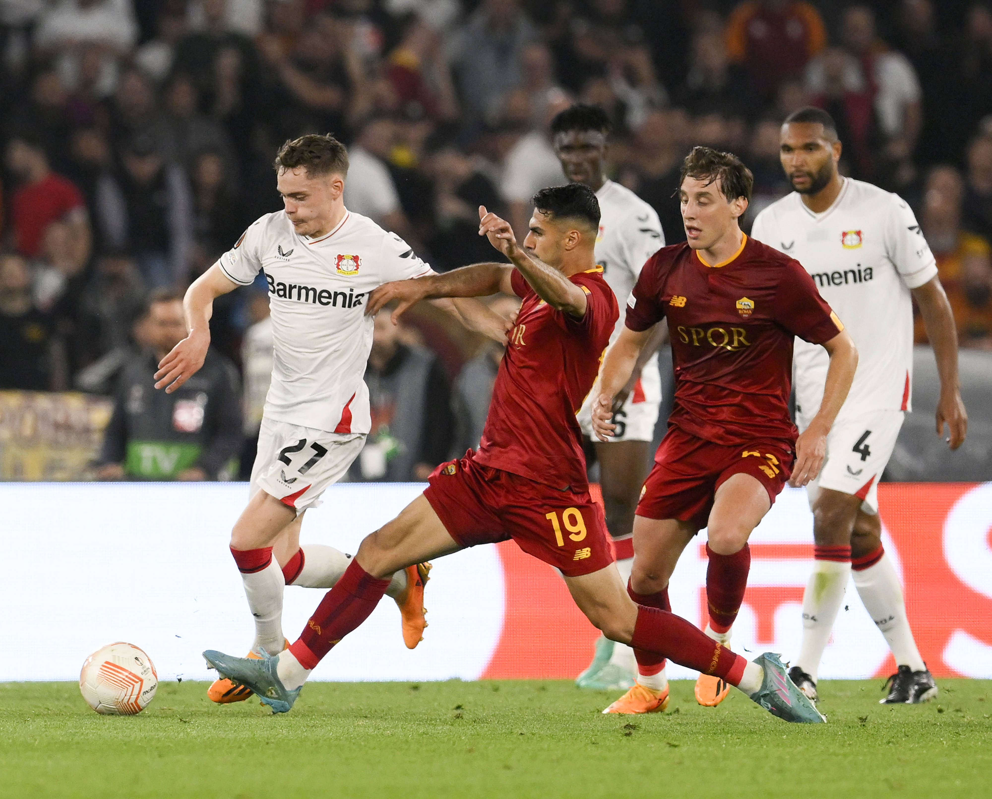 勒沃库森击败汉诺威,稳扎稳打争取欧战资格 勒沃库森击败汉诺威,稳扎稳打争取欧战资格