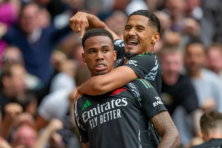 热刺客场战胜阿森纳,英超前四希望再现 热刺客场战胜阿森纳,英超前四希望再现